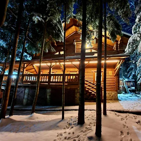 Chata Gostynniy Dvir In Forest