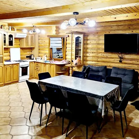 Gostynniy Dvir In Forest Mihove