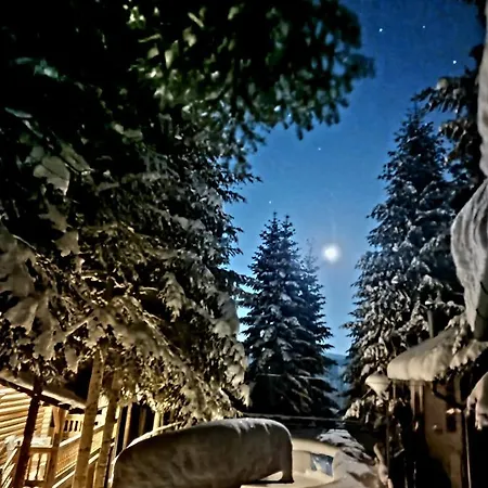 Gostynniy Dvir In Forest Коттеджи