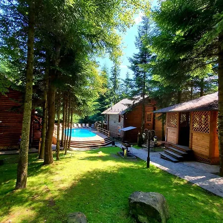 Gostynniy Dvir In Forest Коттеджи * Migovo