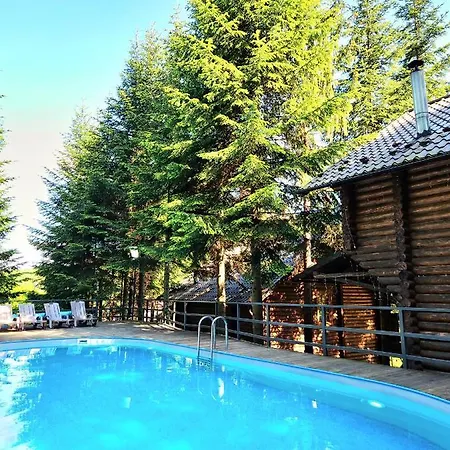 Gostynniy Dvir In Forest Коттеджи * Migovo
