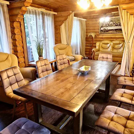 Gostynniy Dvir In Forest Коттеджи