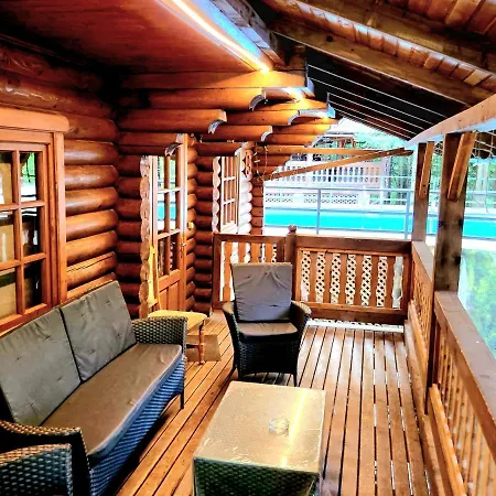 Gostynniy Dvir In Forest Коттеджи Lodge Migovo