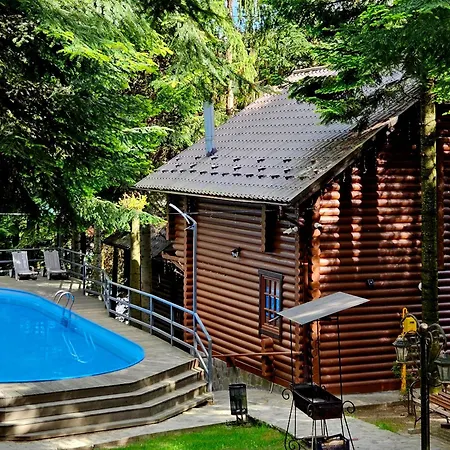 Gostynniy Dvir In Forest * מיגובו