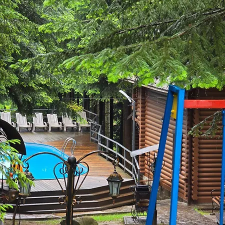 Gostynniy Dvir In Forest Коттеджи Lodge