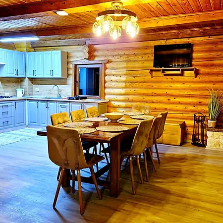 Gostynniy Dvir In Forest Lodge Myhove