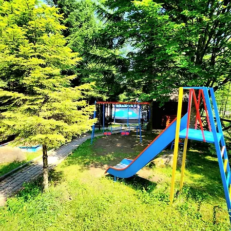 Gostynniy Dvir In Forest Коттеджи Migovo