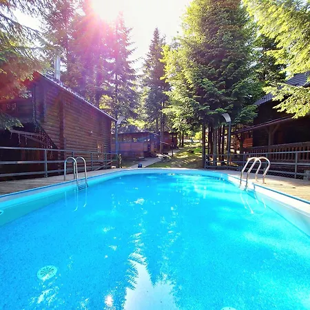 Gostynniy Dvir In Forest Коттеджи Lodge