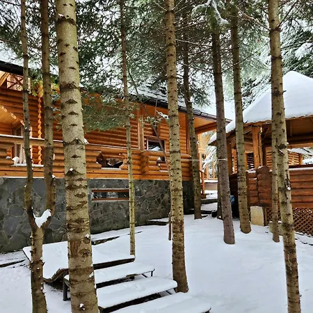 Gostynniy Dvir In Forest Коттеджи * Migovo