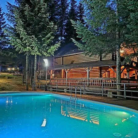 Gostynniy Dvir In Forest Коттеджи Lodge *