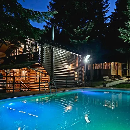 Gostynniy Dvir In Forest Коттеджи Lodge Migovo