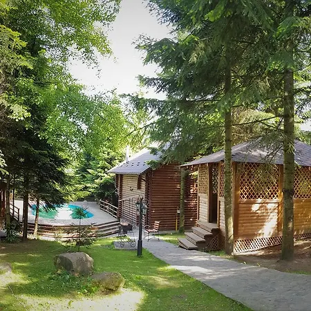 Lodge Gostynniy Dvir In Forest Коттеджи Migovo