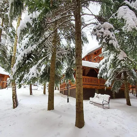 Gostynniy Dvir In Forest Chata