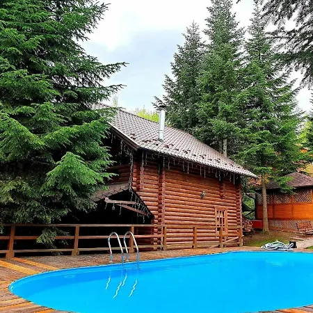 Gostynniy Dvir In Forest Коттеджи Lodge *