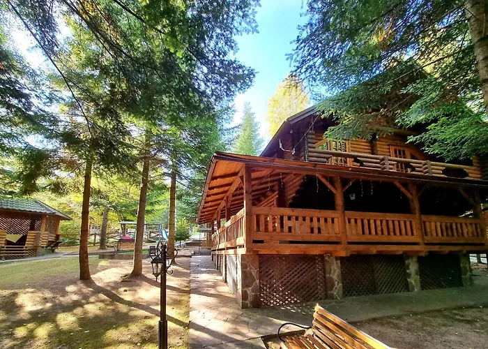Alojamento de Turismo Selvagem Gostynniy Dvir In Forest *