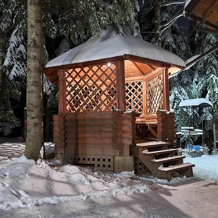 Gostynniy Dvir In Forest Коттеджи Lodge